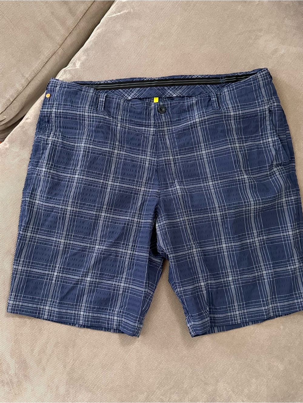 Tommy Bahama Shorts Mens 38 Blue Plaid Chino Stretch Casual Marlin Golf Adult